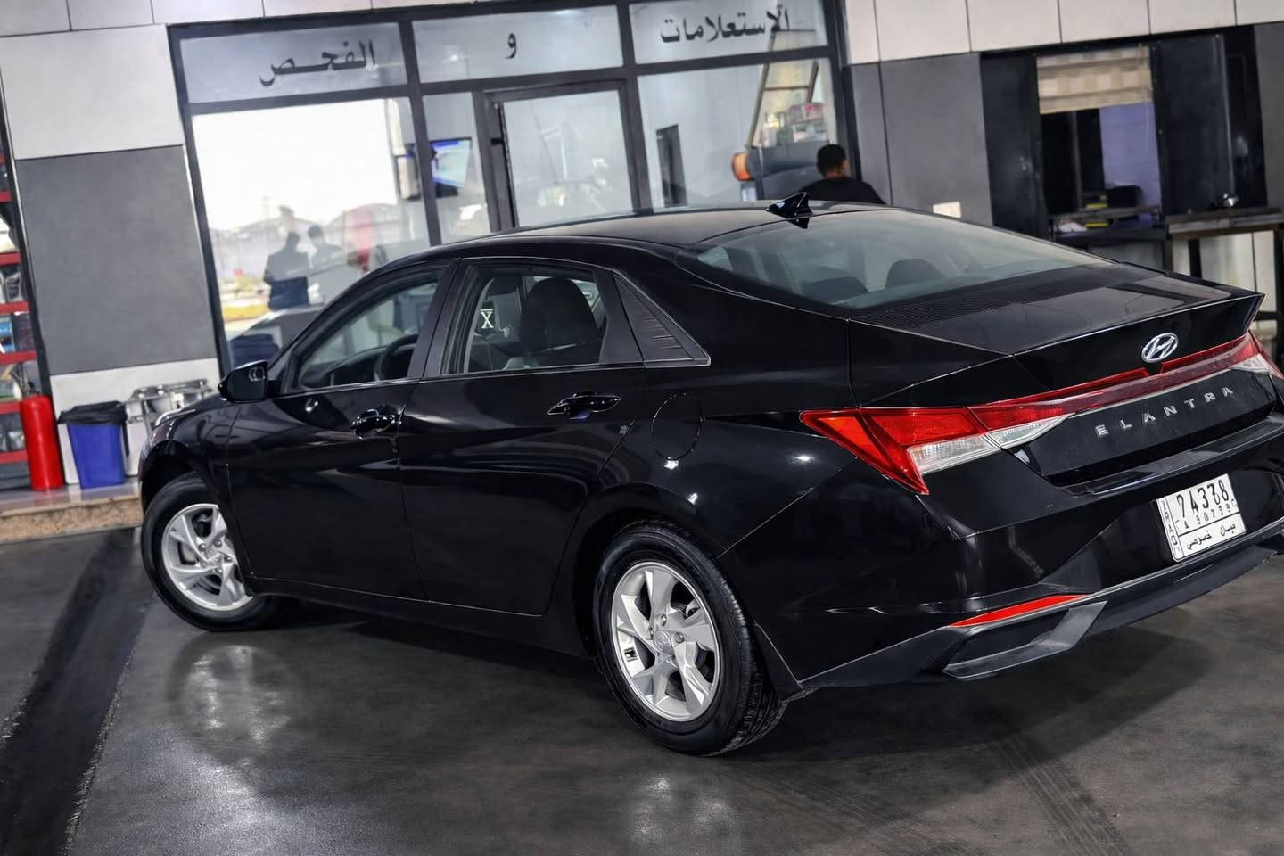 🚨 للبيع – إلنترا 2022 نظيفة وجاهزة 🚨
🔹 موديل 2022
🔹 لون أسود
🔹 قير AT محوّل من CVT ( بيك خير واكبس)
💰 كلفة التحويل 15 ورقة 
⛽ مكينه 2000 دوش ( بانزين عادي) 

⚙️ مواصفات مهمة:
مودات قيادة: Normal / Sport 
تحذير + بريك أوتوماتيك عند الاقتراب من سيارة امامك أو خلفك
تبريد وتدفئة ( يخبل)
شاشة + بلوتوث + USB
اشاير بالمري
كاميرا خلفية
مثبت سرعة
تحكم من المقود
ABS + مانع انزلاق

✅ استخدام شخصي
✅ صيانة منتظمة
✅ جاهزة بدون أي صرف ( ترايك للشمال)
📍 الموقع: (العماره)
💰 السعر: (128) وبيها مجال 
📞 الاتصال: (***********)

( للعلم السيارة معوقين ومعوقها هنا بالعمارة والوكالة وي السيارة باسمك) 
حادثها منشور وجدا بسيط
🚗 تفحص، جرّب، وخذها وأنت مرتاح
