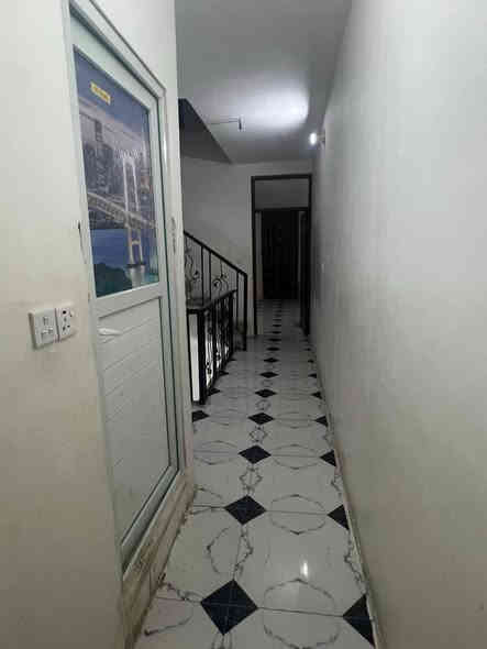 #بيع_شراء_ايجار_بناء_تعقيب_ترميم_تثمين_دور سكنية _
السلام عليكم 
يستمر مكتبنا بتوفير العروض الى زبائننا الكرام 
يعلن مكتبنا عن توفر مشتمل حديث مدخل واحد للبيع  

المساحة (٧٦) متر
 الواجهة (٤) متر 
النزال (١٩) متر 
يحتوي على؛$
الطابق الاول
كراج صغير واستقبال وحولي مطبخ  ومنور وغرفة نوم وخدمات (خارجية وداخلية)
الطابق الثاني
غرفتين نوم وخدمات وسطح كبير

السعر (١٩٥) مليون وبي مجال 

العنوان /الشعب @@@العقاري الثانية@@خلف جامع بدرية @@@
 
للاستفسار زيارة مكتبنا الكائن في ألشعب شارع الاسواق المركزية مقابل جامعة الامام الكاظم 
#مكتب_سيف_الساعدي_للعقار 
او الاتصال على الأرقام التالية؛
***********
***********
او التواصل عبر البرامج التالية؛
ماسنجر واتساب
