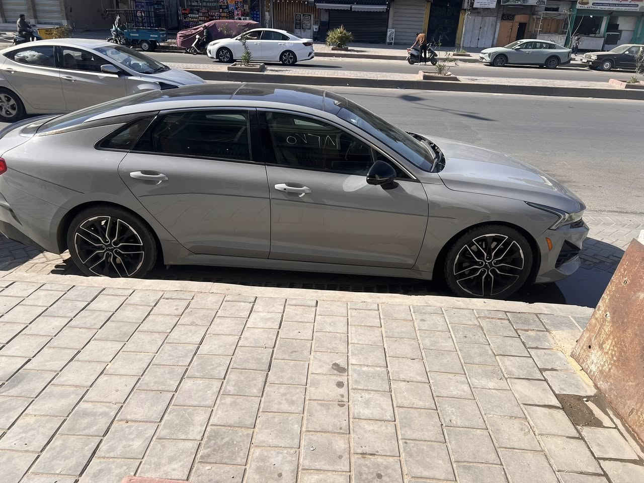 السلام عليكن كي 5 موديل ٢٠٢٤فول مواصفات إلى
الخير مال شهداء مكينه 2500تيربو بسمي السعر ٢٣٠$
حدثهه موجود بل الصوره بدون ايرباك ***********
ماشيه ٢٥ الف جديده السياره
