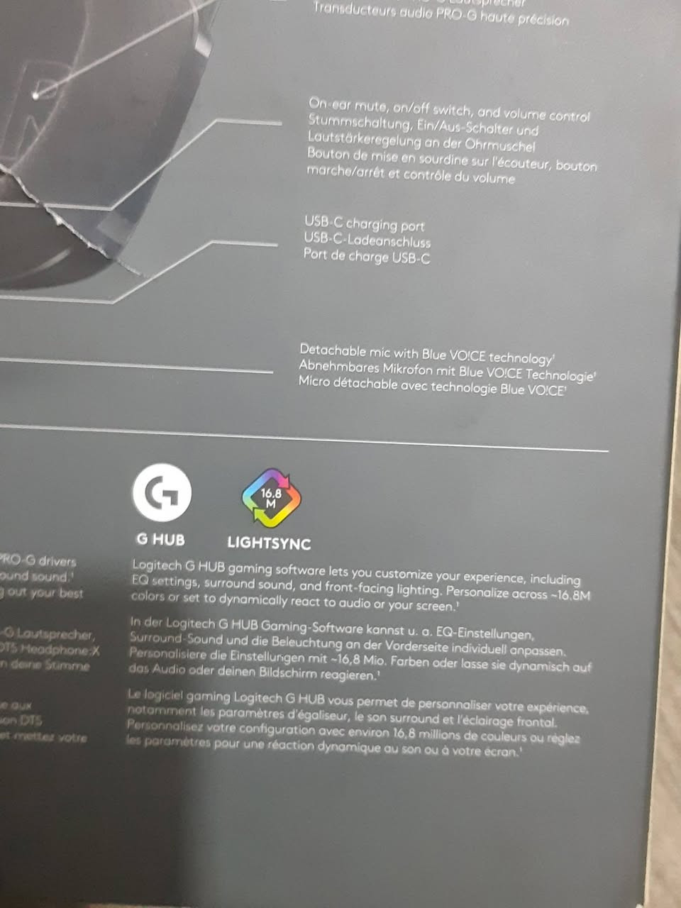 السلام عليكم
Logitech G733 لون اسود

مستعملة!

التفاصيل

كامل ملحقات السماعه موجوده من كارتونه وشاحنة وقطعة USB للاتصال و مايك نقص فقط الكاتلوج

اضرار

الجلد مشلع كما موضح بالصوره ماياثر ولا يطخ بالاذن صاير بالداخل والعجلة الي ترفع الصوت تعلس احيانا حلها تحركه علكيف عملود تنصي او تعلي الصوت واكو صوت تحذيري يطلع لما يكون الصوت باعلى مستوى ك تنبيه ان السماعة وصلت اعلى شي ف ماراح تدوخ من ناحية العجلة

المواصفات

الاير كاب مصنوع من الاسفنج وقابل للازالة السماعة قابله للتخصيص من أ الى ي من خلال تطبيق رسمي من شركة لوجيتك اسمه Logitech G HUB موجود بالويندوز والماك السماعة تدعم فقط الكونسل واللابتوبات و PC والاتصال يكون من خلال قطعة USB المرفقة وياه تدعم سرعة اتصال بتقنية Lightspeed يعني ماكو اي تاخير بالصوت الاير كاب تتكبر وتتصغر وايضا الشريط الي با على السماعه المايك الي ويه السماعة من شركة Blue حجم الدرايف 40mm
 السعر 90 ألف
عنوان بغداد الكرخ
للاستفسار على الواتساب ***********
