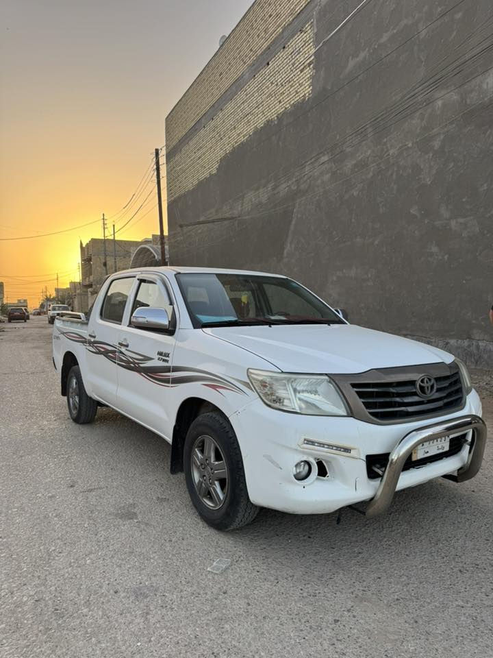 سلام عليكم
هايلوكس للببيع بيكم فلاونزة موديل 2015 مكفوله كفاله عامه رقم واسط مشروع وطني 
شاصي ١٩ كويتي لاستفسار لاتصال علا لأرقام لآتية 
***********
***********
