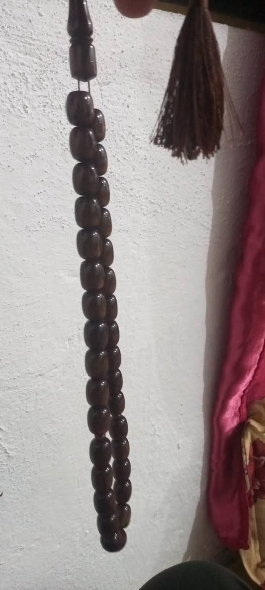 سبحه كزاز مكفوله الون كاوي ونقاط ذهبيه بسعر80الاف وبيه مجال الا تفاصيل***********
