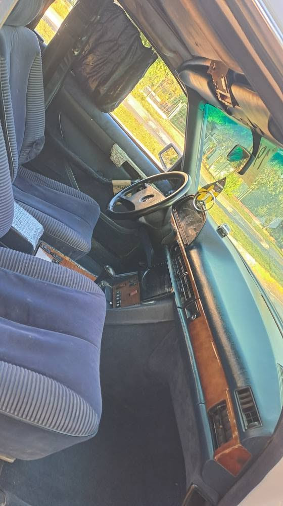 mercedes benz E300 W126   
model 1990 
بسم اللە رحمان رحیم ماشاللە تبارک اللە
جامبۆ  ڕیئاسی  مۆدیل 1990
ئـــاڕم پــلاســتیک  سلێمانی 
مەکینە بەطە  3000 2jz👹
گێڕ تۆماتیک 
تەبرید  لەسلۆری ☃️🥶
چوار  جام کارەبا  مەزبوت
سلایت ... فۆڕمیکا .. تاقم پەردە
سویچ کۆنتڕۆل و مەرکەزی 
***********ژ.م+وەتسئەپ
 
چوار تایەو ویلی بیلادی و نوێ
کارەبایی  گشتی  لەسەر بیلادی  داندرایتەوە و هەمو گیانی ئیش دەکات 
چرکەو  100$ بشکێنە 
مەکینەو گێڕ بەشەرت هەڵمی دەمیشی نیە  ماشاللە 
ئاڕم و ئەوەلیات بەشەرت 
بڕاوەو وەرگەڕاو  و موس بەشەرت 
دەعم و لێدراوی بشەرت 
یەک جەمپی بچوکی پشتی هەیە
نرخی  42 و کەمێک مەجال 
حیزام  فڕن  کراوە لەسەر ساغە كويسينجاك, أربيل
