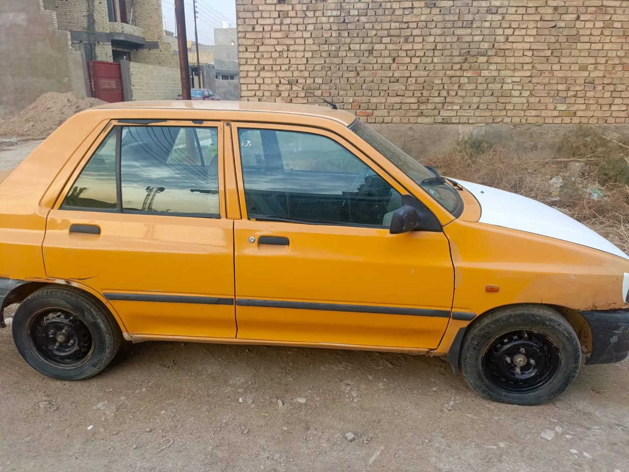 سايبة 2015
سيارة بأسمي سيارة خير من الله كير محرك 
مكاني قرب مدينة بسماية السعر ٣٠ وبيها مجال 
رقم الواتساب/ ***********
رقمي / ***********
