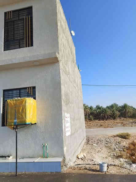 دار للبيع المساحه 50متر طابقين بناء حديث 2025 يتكون من الطابق الأول طارمه +هول 5متر+صاله+مطبخ+حمام تواليت شرقي غربي والطابق الثاني يتكون من غرفه 5متر+صاله+حمام تواليت.. العنوان حي الامامين شارع جامع الامام علي للاستفسار الاتصال على الرقم ***********+ ***********
