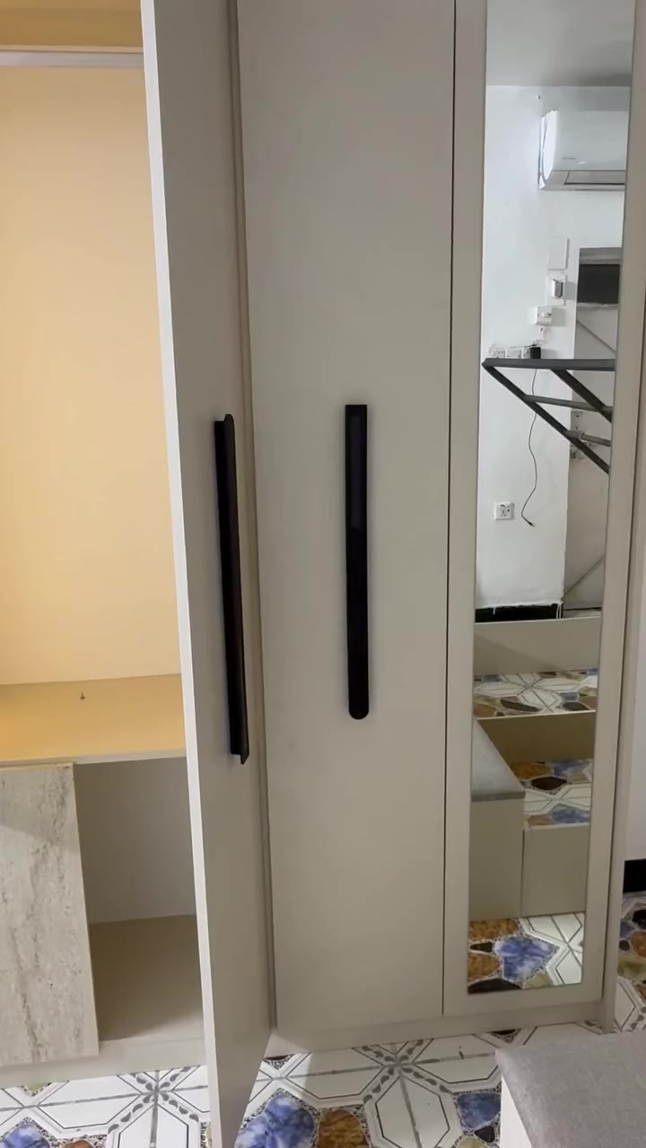 غرفة نوم تركيه 10 قطع مامستخدمه أبـد 
جديدة النظافة 100‎%‎ صارلها يومين مشتريها 
السعر 750 الف


**إذا كنت صاحب هذا الإعلان وتريد حذفه لأي سبب، رجاءا أرسل رسالة إلى الدعم الفني**