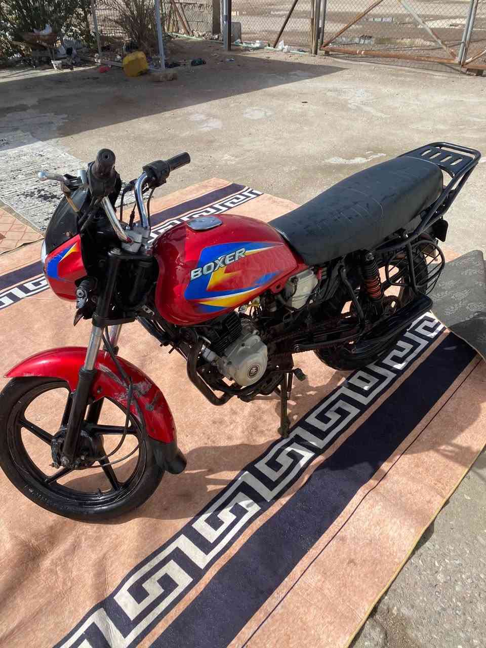 سلام عليكم دراجه بوكسر لبيع أدوات أدوات نضيفه من محرك من كلشي من كشن من تايرات سعر 650مكاني خمسمين مكفوله كفاله عامه رقمي***********
