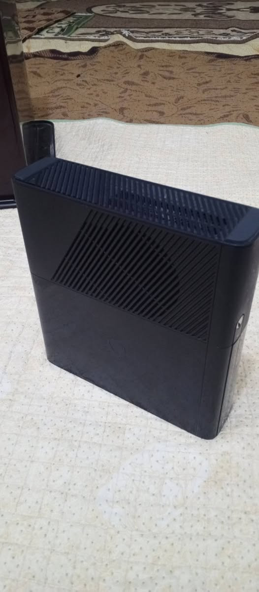 السلام عليكم اكس بوكس360للبيع جهاز نضيف يداتة لاصلية2محولةاصلية
بي93لعبة جهاز شغال مابي اي عيب ولا مصلح مدخل اقراص شغال جهاز مع كامل ملحقاتة ملحقات اصلية شرط الفحص السعر120بي مجال الرقم(***********)واتساب
