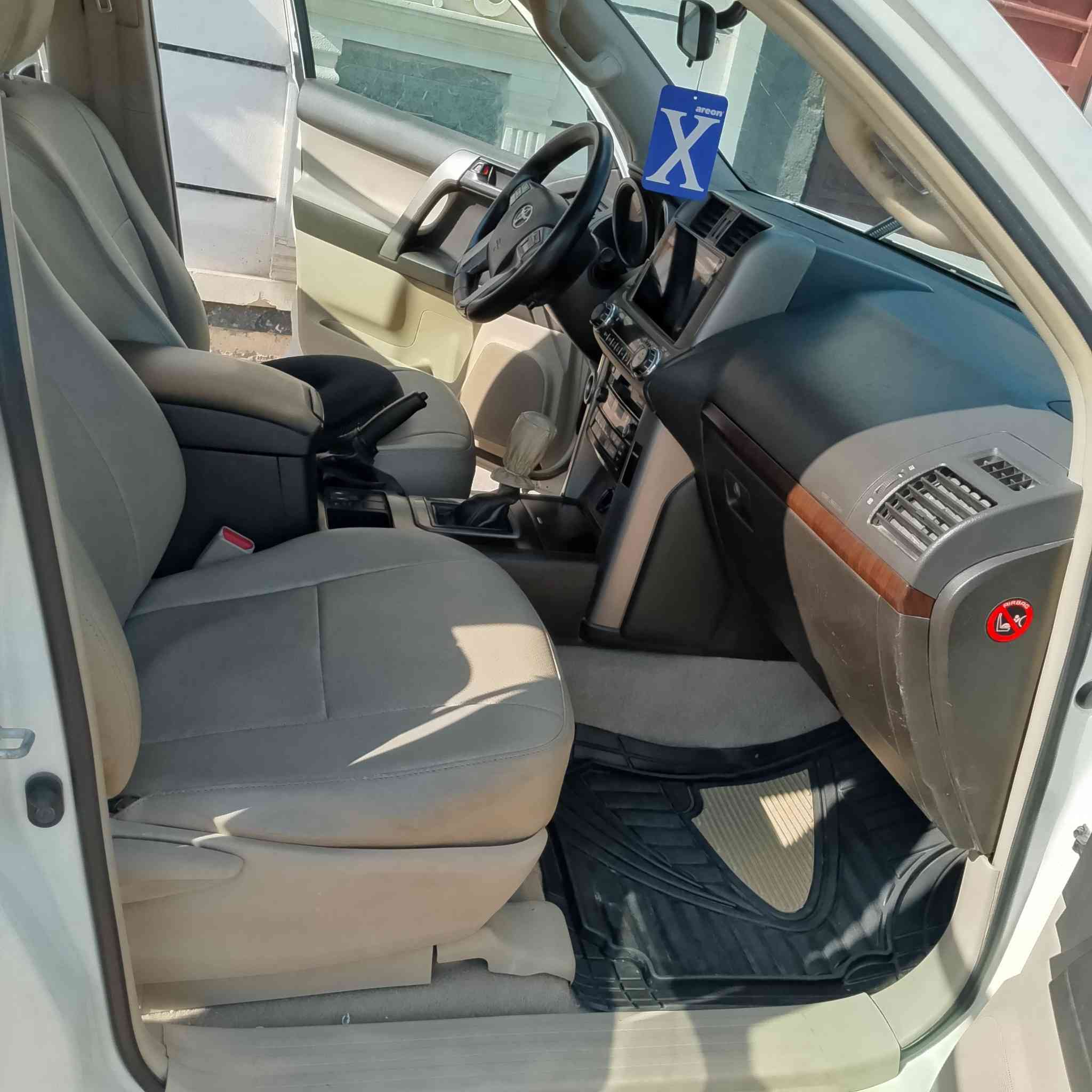 سلام عليكم
برادو موديل2012

حساسات خلفية 
فتحه سقف 

محرك 6

تقفال يصعد جام

لسعر.  270$

بيه مجال 

للاستفسار الاتصال 

***********
سياراه رقم 
تحويل ثاني 🫆
