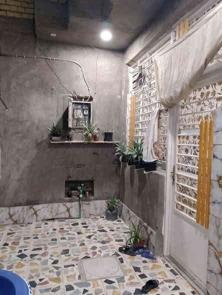 السلام عليكم دار للبيع المساحة ١٥٠متر العنوان الشعلة دوانم شارع ٦٠شارع ابو طيارة البيت يحتوي على (استقبال مطبخ مفتوح على الحولي وغرفة نوم وحمام داخلي وحمام خارجي وكراج ومنور الطابق الارضي )
والطابق الثاني غرفة نوم عدد ٢ وحمام مشترك وحولي)
والسطحين شتايكر السعر على الخاص رقم الهاتف

(*********** ) واتساب
