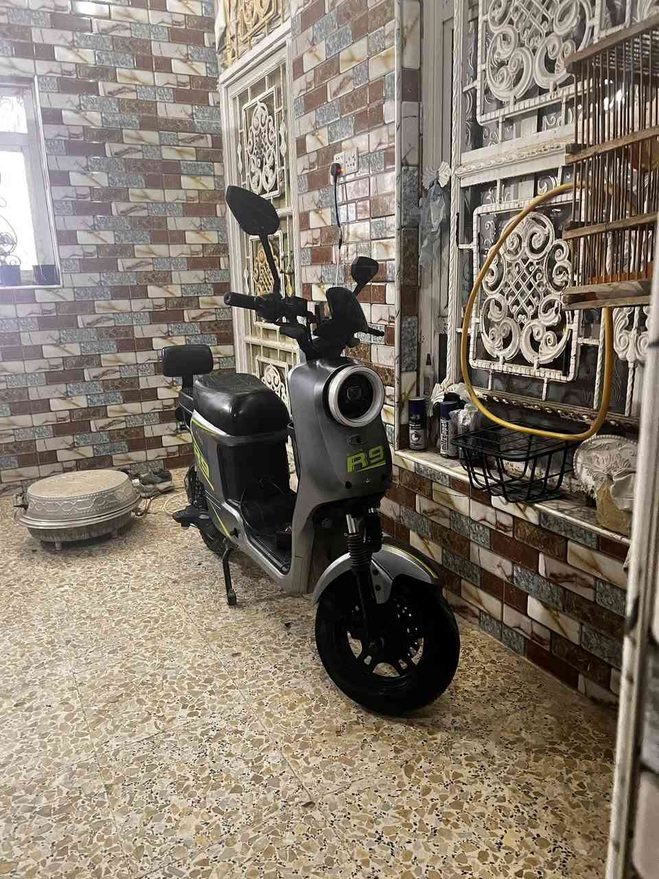 دراجهR9 البيع   بطاريات حجم 32 الكبار  دراجه حلوه وجديد وسعرها 375 مكاني البصره زبير***********
