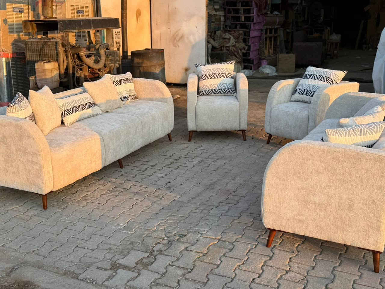 ‏بسم الله وعلى بركة الله 
 طلب احد الزبائن تخم 10نفرات  🤗

يقدم لكم معمل قنفات جود🥰
 🥰  كل ما هو جديد ومميز من انواع الموديلات التركيه🇹🇳 والعراقيه🙋‍♂️ عمل القياسات الخاصه والموديلات وحسب  طلب الزبون 🙋‍♂️🌷😍
اجود انواع الاقمشه 🙋‍♂️
خشب روسي 🇷🇺
اسفنج عراقي ضمان 🙋‍♂️
مع العمل على صيانة وتجديد القنفات القديمه 
اسعار منافسه وجيد 🤗
تفاصيل اكثر مراسلة الصفحه او التصال على الارقام التاليه 
*********** //***********. (أبو جود) 🙋‍♂️⚘⚘
الشارع العام  مقابل بانزين خانه الحكوميه مجاور المحكمه
