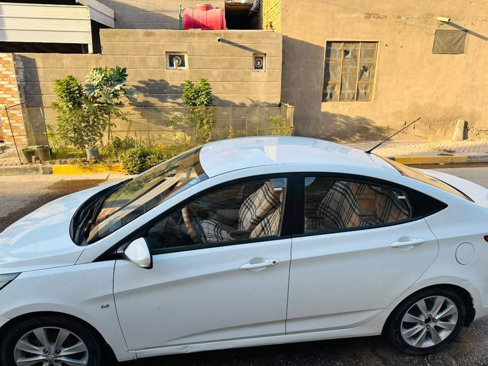 اكسنت مديل 2013 محرك 1600
وارد خليجي 
 بيهة تكحيل قليل
 مثل ما موضح بالسونار اثر تشليع صبغ 
مكفولة من الضربة والصبغ غير هذني 
التكحيلات بمكانين 
تبريد حدادية جديد
سنوية بأسمي مداور ثاني يوم
 رقم بابل مشروع وطني اي مكان تريد داورهة عادي 
السعر 98 وبيهة مجال قليل 
رجاءآ مو شراي لا تكسر بحلال العالم 
عنواني نجف كوفة 
رقم الموبايل ***********
