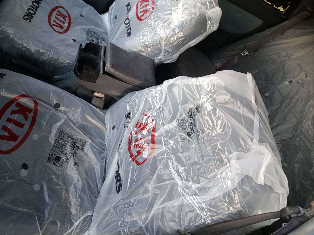 السلام عليكم للبيع كيا سيفيا موديل 94 رقم بغداد دولي  اوتوماتيك مصبوغه عام جماليه مقفوله كفاله عامه من الضربه والقص كهربائيات كلها شغاله تخم تاير تبريد شغال تدفئه شغاله جام كهربائي اربعه يصعد ينزل سياره حلوه مال جناي السنويه لل 30 مسجل شغال داخل نظيف العنوان بابل الشوملي الاستفسار على هذا الرقم. 40 وبيها مجال📞***********
