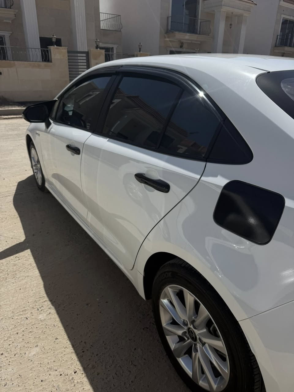 السلام عليكم كورولا هايبرد ٢٠٢٤ للبيع
رقم بغداد بأسمي
السيارة ماشية ٢٣٠٠٠كيلو فقط
كفالة الداخليات
بيهه خدوش بسيطة موضحة بالصور
و الجاملغ الخلفي معدل بارد فقط بدون صبغ و موضح بالصور 
السعر ١٤٧ و بيهه مجال بسيط
للاستفسار ***********
المكان بغداد الغزالية
