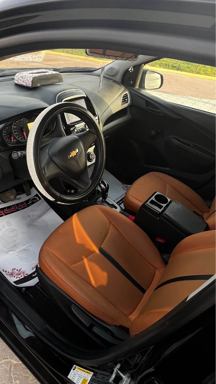 السلام عليكم  
شفرليت سبارك مديل ٢٠٢١
السياره جاهزه من كلشي حلوه مكينه وكير وتبريد ماشيه ٢٢الف تقريرها جاملغ وبنيد وانضربت عندي  بلبيبان الي عكس السايق  السياره مامتعوبه على إيد بنيه السياره نظيف بمعنى الكلمه كشر ودواخل 
سعرها ٩٥وبيه مجال 
مكاني بصره
والرقم بصره باسمي تحويل ثاني يوم 
 ٠٧٨٧ ٥١٩ ٠٣٦٨ Singapore
