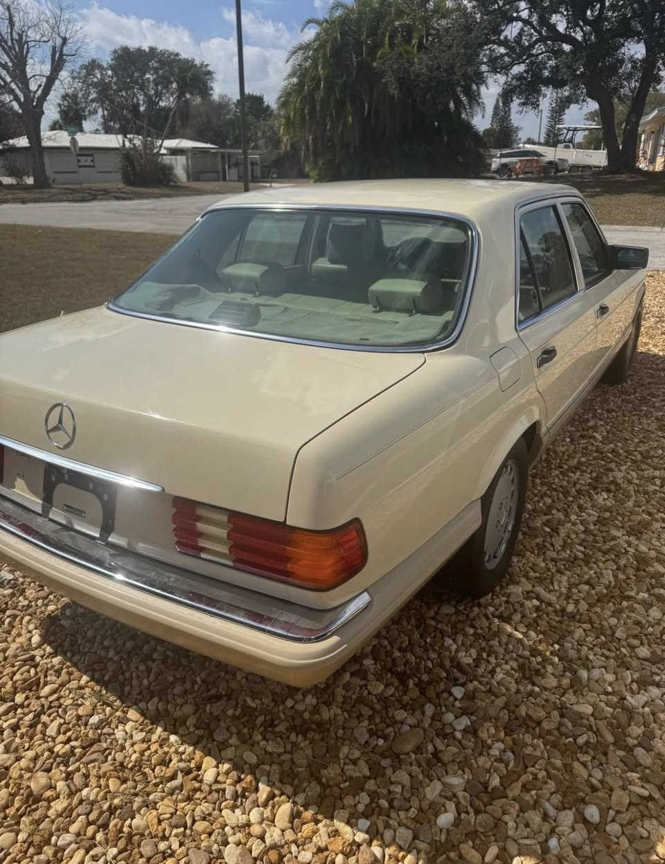 السلام عليكم السياره زيرو  ماشيه  81 للبيع وسياره بعده بمريكا الصندوك مفتوح اربع مرات فقط  كلشي عل بلاد


**إذا كنت صاحب هذا الإعلان وتريد حذفه لأي سبب، رجاءا أرسل رسالة إلى الدعم الفني**