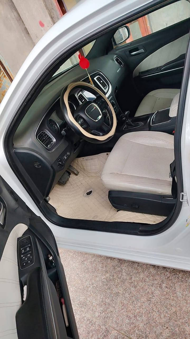 جارجر موديل 2018 بغداد، السيارة كفالة عامة خليجي مكينة 3600 ، السيارة موجودة بالبصرة قضاء المدينة  السيارة تحويل أو وكالة الاتصال *********** , ***********
