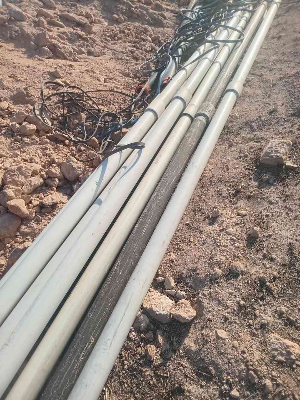 سلام عليكم يوجد قطاس وبواري ابو تلاثه ويوجد بواري ابو اربعه كامله ومستخدم سنه وحده نضيف رقم تصال ***********
