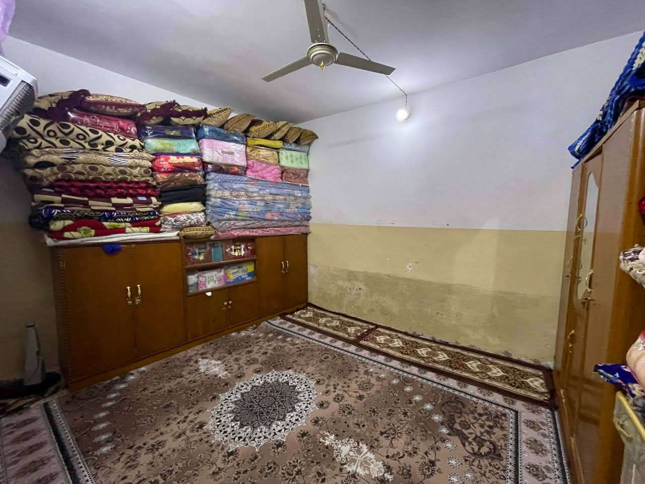 السلام عليكم ورحمة الله وبركاته
بيت للبيع ١٠٠ متر طابو صرف بلطبكه قرب   المدرسه المنذريه غرفه وصاله وبراني ومطبخ وتخاريج 
***********
