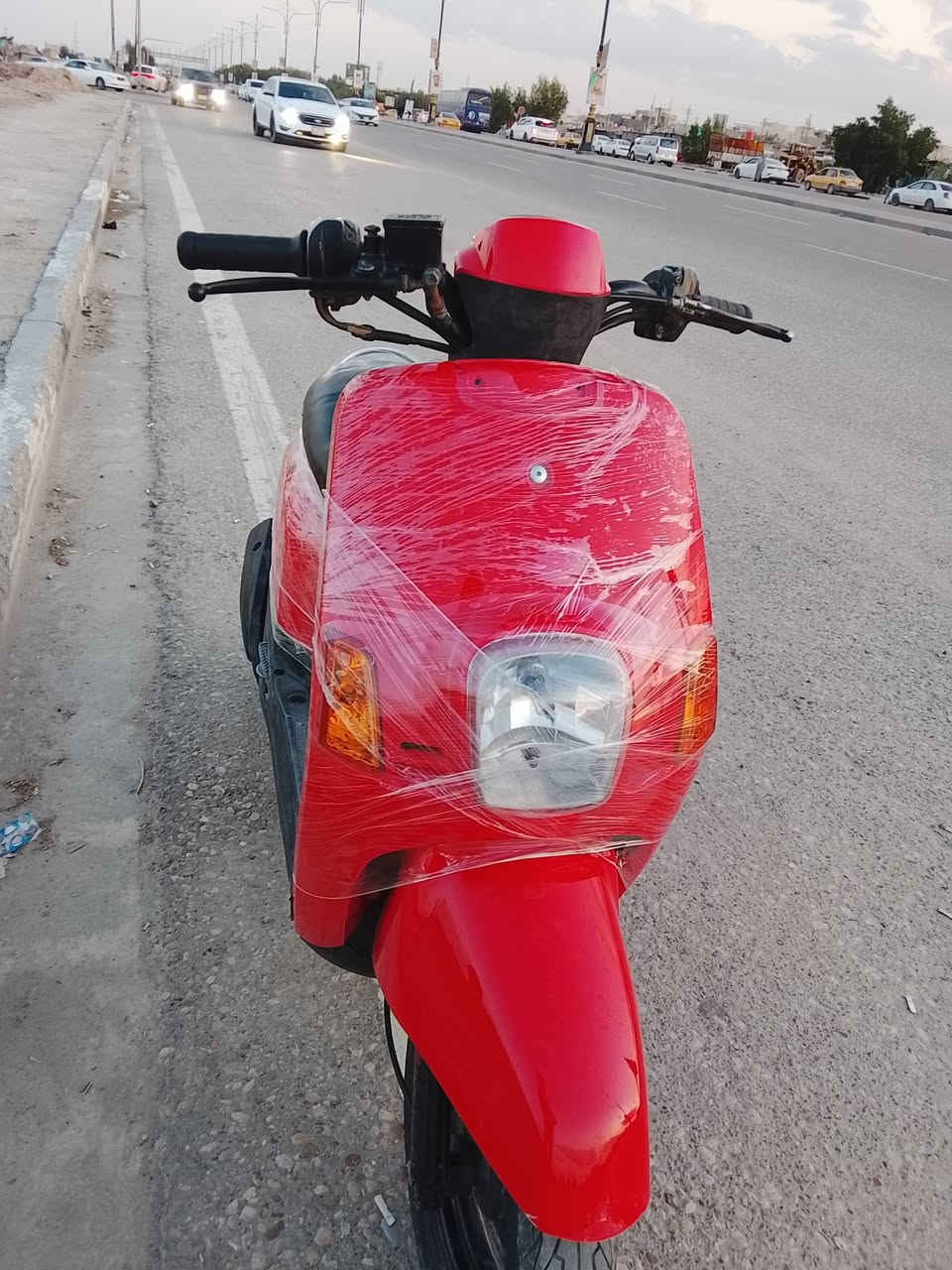 دراجة ماكس بوليس شخط مابيه نكره سلف وهندر لايت عالي وناصي قفال ستيرن وقفال صندوك وقفال جوزه شغالات هورن شغال ابريك كخلفي وامامي شغالات وحساس سلف شغال دبلات حلوه مكينه نهظه قويه ومعدل حلو تايرات نظاف مكينه خرسه شرط ماتنسمع مكينته بوشه ٤٩ بوشته بلاد شرط ابلاد ومن خذته كلولي مامفتوحه بس ابيع ع الفحص يجي يفحص ويجيك بيده ياله ياخذ سعر ٥٥٠  رقمي 
***********
