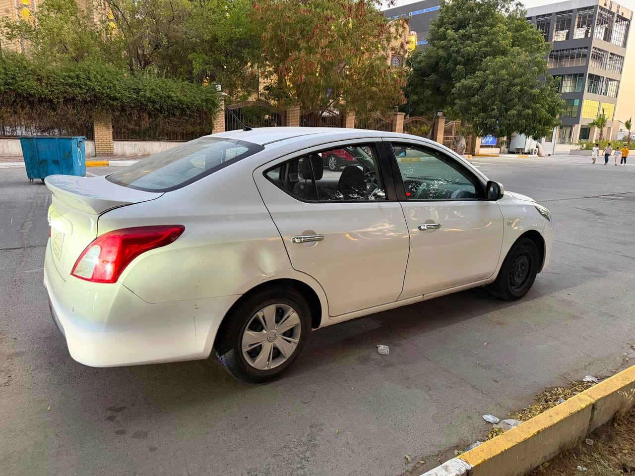 نيسان سني موديل 2018
السيارة مال بنية ف يعني تكدر تأمن كير مكينة مكفولة
وتبريد معروف مال سني 
سونار موجود شوف السونار وذا عجبتك بيك خير وتدلل 
السعر ب 90 قفل 

*********** بغداد, العراق
