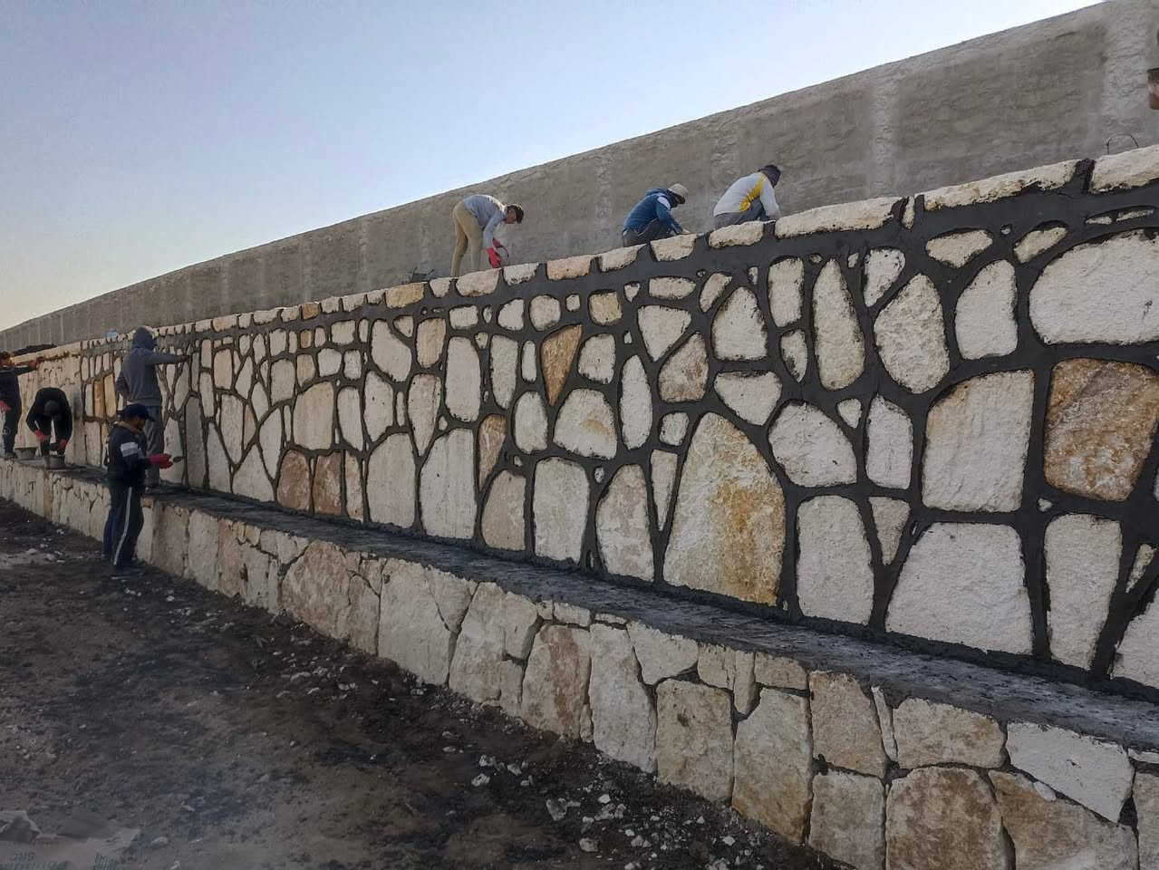 ️ تنفيذ أعمال الإكساء بالحجر الطبيعي بأعلى درجات الدقة والإتقان.
نقدم حلولاً متكاملة لأعمال تكسية الواجهات، الجدران الساندة، الممرات والحدائق باستخدام أجود أنواع الحجر الطبيعي، مع الاهتمام بأدق التفاصيل للحصول على مظهر جمالي وعمر افتراضي طويل.

📍 تنفيذ في بغداد وجميع المحافظات
📞 للاستفسار والحجز عبر الرسائل أو الاتصال.***********

#مقاولات #حجر_طبيعي #واجهات_حجر #ديكورات_خارجية #بغداد #بناء_وتشييد #تشطيبا
