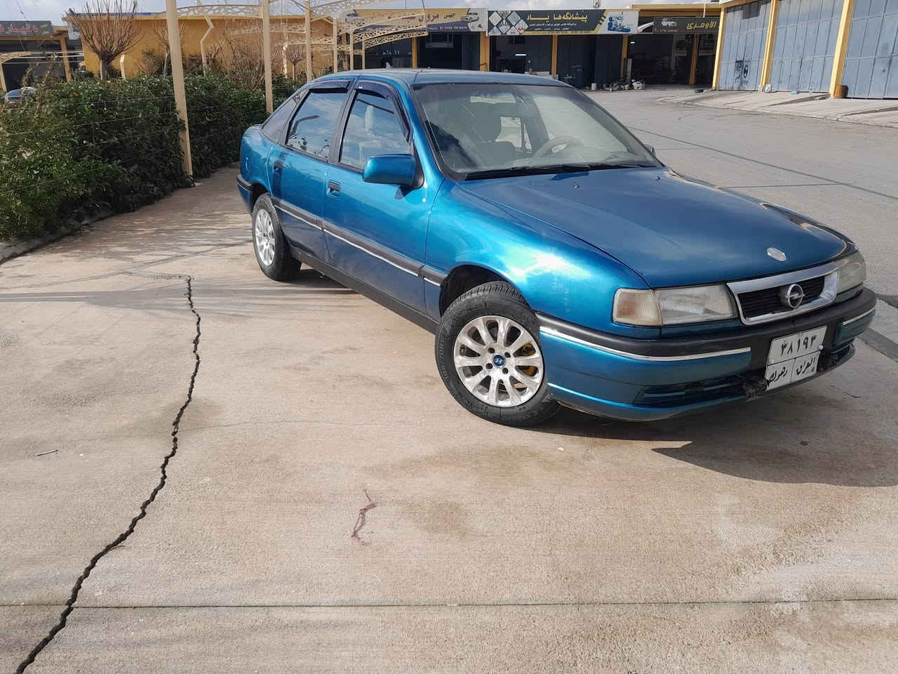 فيكترا للبيع موديل ٩٢ عام صبغ جمالية بدون دعم شرط تحويل مكينا 20 سعر ( 37$ ) رقم تلفون ***********
