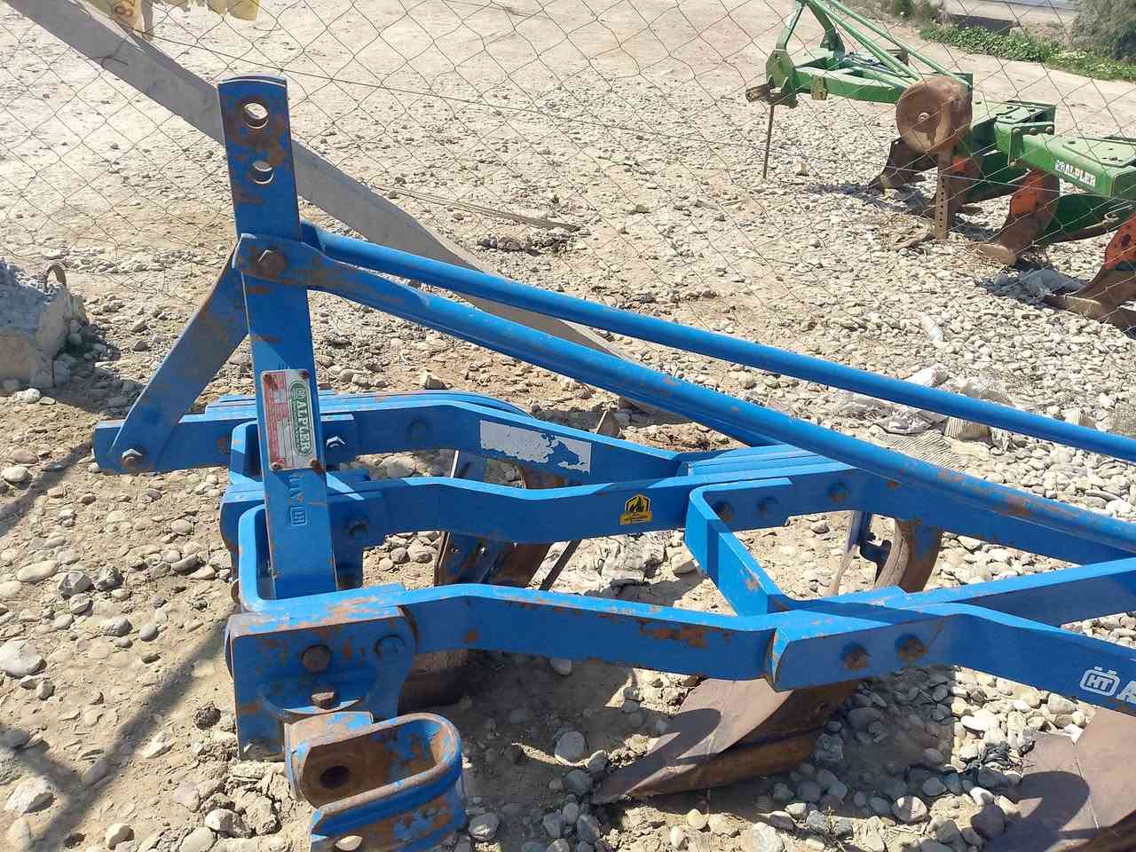 للبيع فدان البلير تركي حجم14 دسك في العزيزية***********//***********
