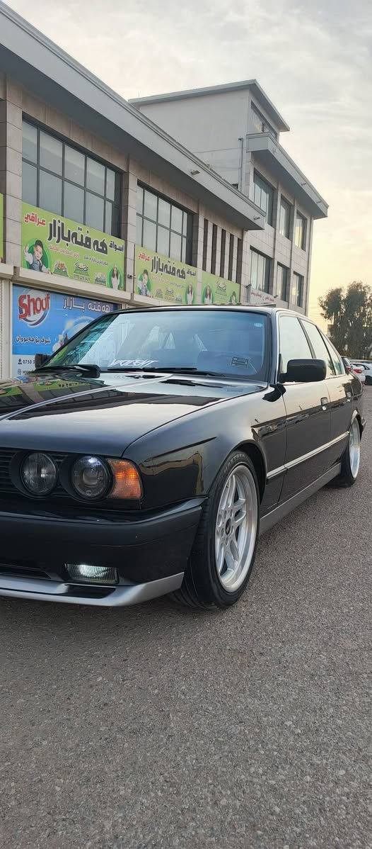 للبيع  بي ام. موديل. 1992.  سياره. فول فول.  اتؤتؤماتيك. سلايت كشن كاره باهي. كشن جلد  ويل ايم داعمي ايم.  برده بلادي. بدون ضربه. لا صرف والا بغار.  كولا كولا. تبريد.  تتفييه.  كولا شغال. رقم سناويه  هزه باراد. سنويه. 2030 جديد. كولا بشرط. مكاني. كركوك  رقم موبايل  ***********
***********
سياره مال بيت.   ايضا موشراي. لتخابر.
