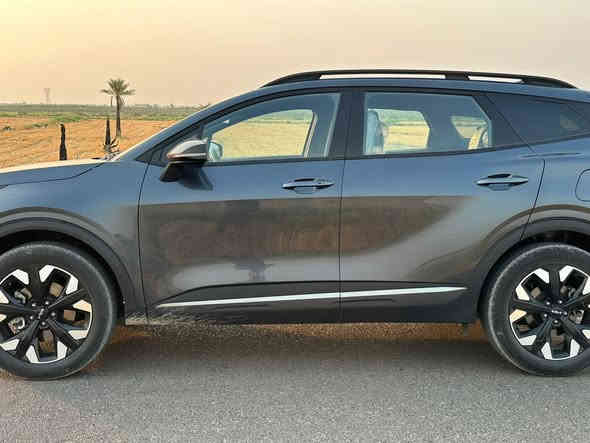 سلام عليكم 
#للبيع كيا سبورتج موديل 2023 X-line وارد امريكي

‭0770 582 4761‬

 
حجم السياره لارج 
 
السياره حادثه موضح عندك بلصور
مبدل جاملغ نفس لون ودعاميه نفس لون  
لبنيد نفسه مصلح ومبوغ 
فول مواصفات اكس لاين 
سياره جديده معنى كلامه
١- بصمه تشغيل  وابواب
٢- كشنات جلد
٣- كشن السائق كهرباء
٤-تدفئه بلكشنات 
٥- شاشه دجتل+ شاشه كبيره تدعم نظام الابل كار 
٦-رادارات اماميه خلفيه جانبيه
٧- قياده ذاتيه
٨-توقف ذاتي
٩-اشاير بلمري
١٠- فور ويل دفع رباعي 
١١-درايف مود
١٢-اوتو هولد 
١٣-كاميره 
١٤-اوتو ستوب 
١٥-نظام نزول المنحدرات
١٦-كامره ڤيو
١٧-سايد بريك بصمه
١٨- مانع انزلاق
١٩- لايت ليد
٢٠- حساسات خلفيه

مكان لسياره بغداد
السعر خابر وتدلل جوة السوك ابيع الك
