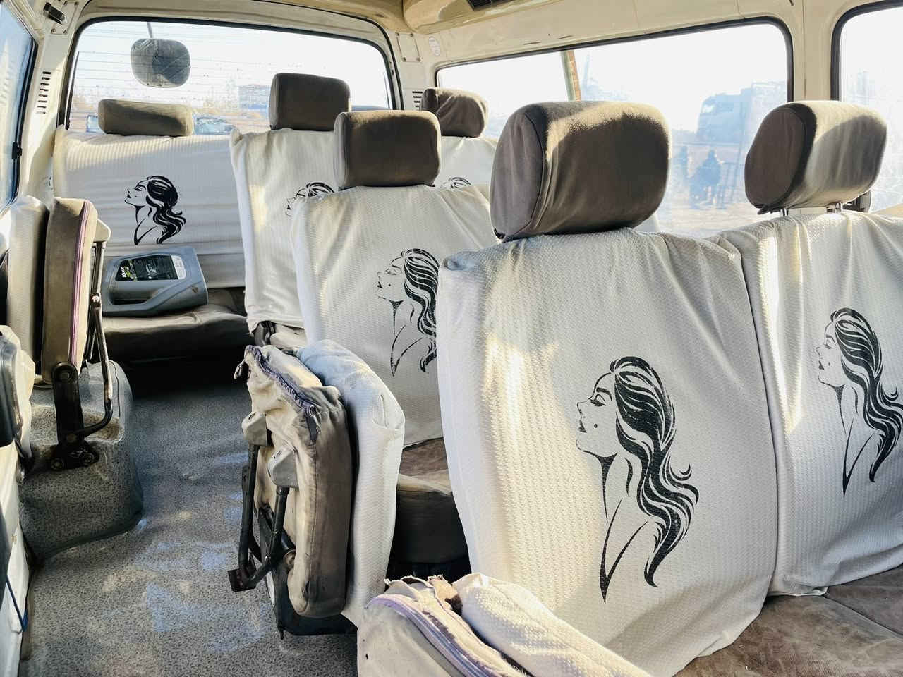 سلام عليكم شباب فتون للبيع 2009 نظيفة للبيع السعر 32 وبيها مجال عوزها اشوية ترتيبات مصفرة صربية هيئة ما مسجلة وعليها غرامات مليون عندنا وكالة و راعيها موجود ويحول شواطي نظيفة مكان سيارة ديالى مقدادية ***********
