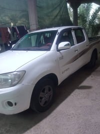 تويوتا هايلوكس • ٢٠٠٨ • رقم بغداد اصفر