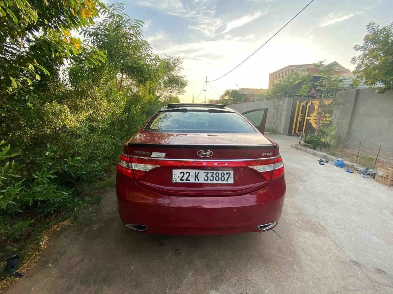 أزيرا موديل 2014 خليجي فول مواصفات vip
3000 • 6V

* تشغيل بصمة
* نظام ترحيب
* حساسات امامية خلفية
* مري قلاب 
* مراية وسطية تعتيم تلقائي
* كشنات خزن 
* تبريد و تدفئة كشنات امامية
* سايد بريك كهربائي 
* Auto Hold 
* كشنات جلد 
* بانوراما
* مثبت سرعة 
* تحكمات ستيرن جهتين
* تبريد تدفئة شغالات
* بردة خلفية كهرباء 
* بردات خلفية جانبية يدوية
*حدادية جديدة كاملة امامي خلفي
* تخم تايرات جديد
*باتري جديد
* لايت عالي ناصي LED 

رقم أربيل الدولي بأسمي 

بيها صبغ قليل بالجاملغ خلف السائق موضح بالسونار
مكانها الديوانية / حي الفرات
السعر 130 
للاستفسار ***********
