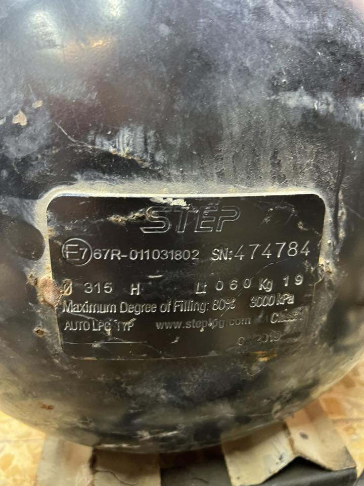 منظومه غاز كلشي مااعرف بيها اشتريت سياره وفلشتها هيه وملحقاتها كامله وهاي تفاصليها كلها 250 وبيها مجال مكانها موصل الايسر
***********
