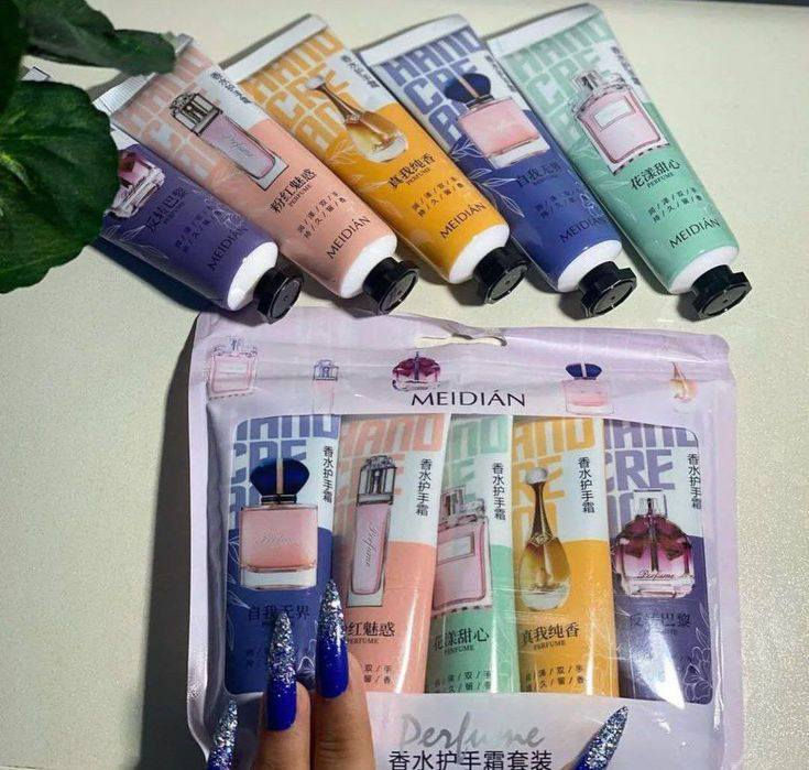5  مرطبات بسعر قطعة وحدة؟! 😍✨
بكج المرطبات الخماسي اللطيف وصل ! 🧴🌸
​مو بس شكله يجنن وكيووت، حجمه مثالي تخليه بجنطتج للكلية، للشغل، أو للطلعات. 5 روائح تاخذ العقل وترطيب عميق بدون أي ملمس دهني 
​💡 فكرة: تكدرين تاخذي الج، أو تتقاسمي وية صديقاتج وخواتج وكل وحدة تاخذ لونها المفضل! 👯‍♀️🛒
​📥 الكمية محدودة جداً، للحجز والاستفسار دزيلنا رسالة ع الخاص
يوجد خدمة توصيل داخل بلد فقط


**إذا كنت صاحب هذا الإعلان وتريد حذفه لأي سبب، رجاءا أرسل رسالة إلى الدعم الفني**