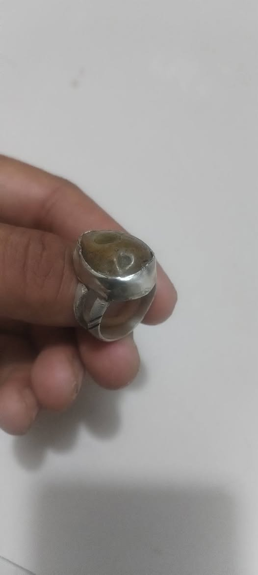 للبيع محبس داودي قديم كلش صياغة قديمه وحجره اثريه كامله غير مكصوصه الشراي يتفضل خاص ويدلل ***********
