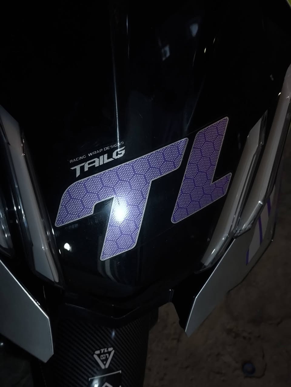 السلام عليكم                                                                       الاسم تيسله او تيجله                                                          قطع وحده بل موصل شرط                                                   البطاريات 6 مسطره                                                        الملف 5000واط                                                             السرعه 79                                                                        بل شحنه الوحده تمشيك 100 كيلو شرط                               ماشيه 8 كيلو بس                                                               ثلاث سويجات                                                              بصمتين    تكدر تفتح الصندوك من البصمه                                                                        NFS وحده                                                                     بيه برنامج خاص ماله تكدر تزود السرعه من البرنامج وبعد تكدر تمشيه عن طريق البرنامج وتكدر تقيرر النشره وال صوت                                                                           الشاحنه اصليه ماله 72V واط                                            وهذن البومه هديه معه الماطور تركيب خارجي                                                      سعر واتس                                                                                                                                                              التواصل ***********       بيه واتساب                              خاص مقفول
