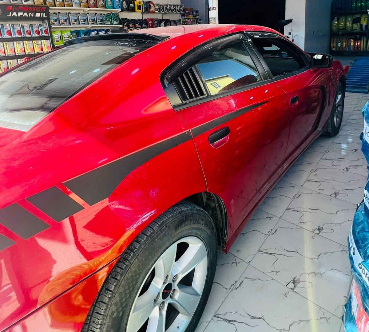 سلام عليكم جارجر مديل 2014
محرك 3600
كصه جنطه فقط كير محرك شرط 
محدثه srt
سعر 58 وبي مجال 
ات// ***********
