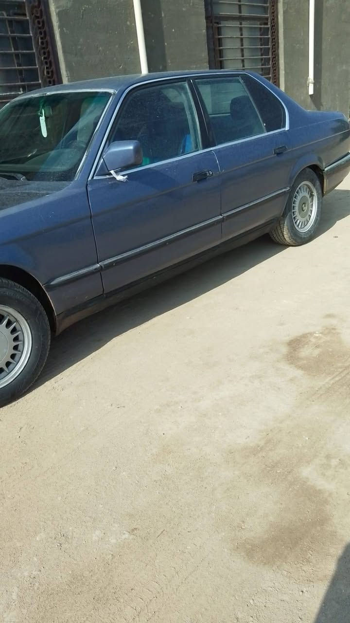 السلام عليكم/ بي ام 730/ موديل 1992/ مكينه 6سلندر سياره جديده مصبوغه لجماليه فقط حداديه جديده كير جديد كهربايات كله شغال رقم نجف  السعر 35 وبيهه مجال
الشراي بي خير ويدلل مكان الديوانيه الحمزه الشرقي الاتصال ***********
