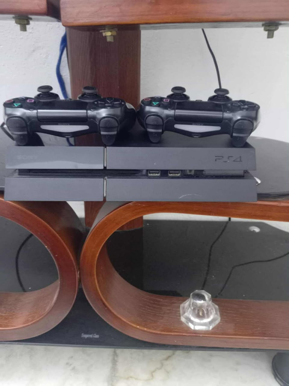 بلي فور نضيف 
كامل 
سعر 250
وهاذه رقم راعيه 

‭٠٧٧٧ ٠٦٧ ٠٦١٠‬
