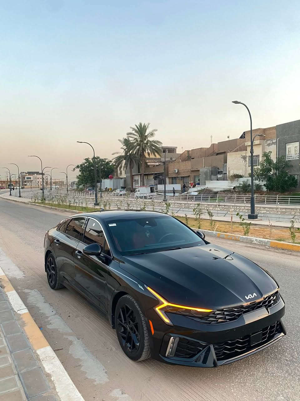 السلام عليكم
Kia K5 2026

* محرك 2500 تنفس طبيعي
* تو ويل دفع امامي فقط 
* ماشية 8000 
مواصفاتها :-

1:-بانوراما 

2:-داخل احمر
 
3:-رادارات 360 درجة

4:-حساسات 360 درجة 

5-بصمة + تشغيل عن بعد  

6-لد امامي وخلفي
 
7-عدادات ديجتل شاشة متصل

8-تبريد لمس
 
9-اوتو هولد 

10-توقف ذاتي

11-قيادة ذاتية

12- ثلاث وضعيات قيادة

13-تحديد مسار

14-نقاط عمياء

15- ويل گب بلاك اديشن
 
الحادث :-

جاملغ وبنيد تبديل نفس اللون بدون صبغ  +(شاصي ولغد جهة اليمين مصلحات نفسهن )

* السيارة حرة باسمي بدون رقم 

 مكاني بالحلة 
للاستفسار :- 
***********

السعر 175  بيها مجال
