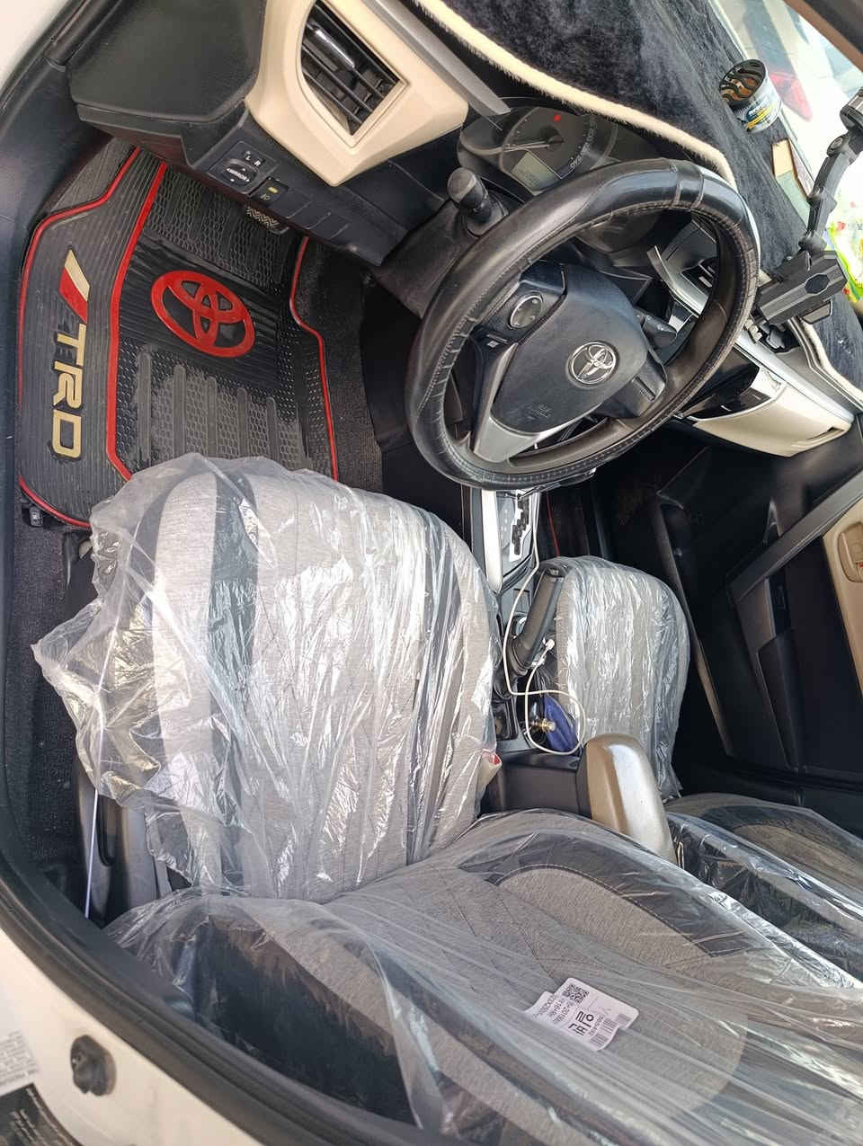 كورلا 15خليجي مكينه 2000ضرر جاملغ الخلف السيق وبنيد أمشر شبر بس مصبوغ كله لجماليه مكينه وكير خير من الله تبريد تدفئه كلها شغاله كهربائيات كلها شغاله سيارة ماشيه 220كيلو حقيقيي لايت زنون
قبق جنطه بي خيسات ودوسات هم بيهم طعجات مو خياس ولباقي كفاله
سعر 133وبيهامجال للطيبين مكان سيارة بغداد حي العامل 
رقم سليمانيه سارة بسمي ثاني يوم أحولك
رقم الهاتف ***********
