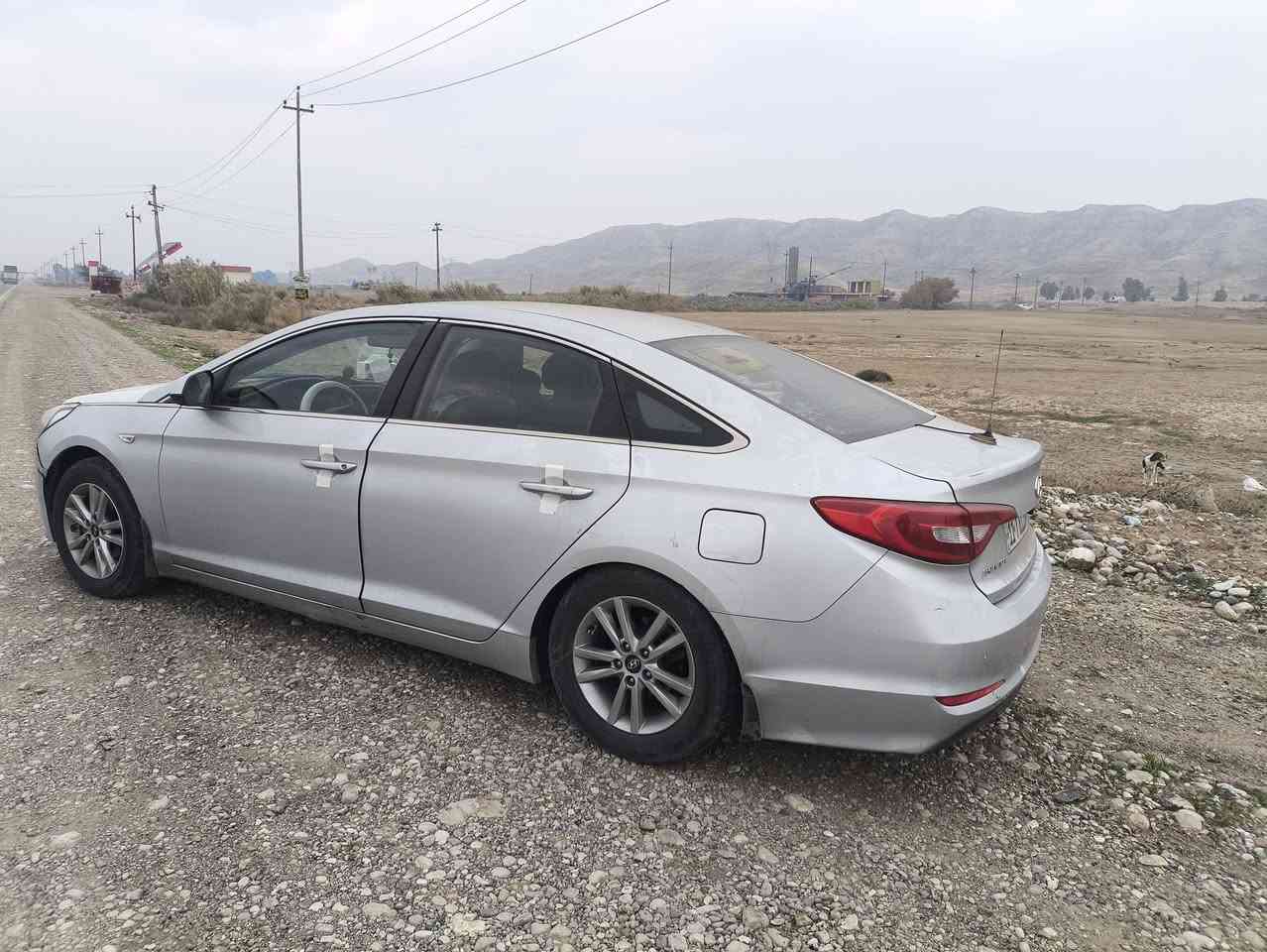 سوناتا 2017 وارد كوري غاز بلادي 
رقم بغداد سنوية لل2030 
بيها 3 قطع صبغ چاملغ وبنيد و باب بدون شاصي أو داخل و نفس القطع المصبوغة جاردات.
مكان السيارة بصرة .
السعر 128 ورقة و بيها مجال للشراي 
اي استفسار *********** علي
