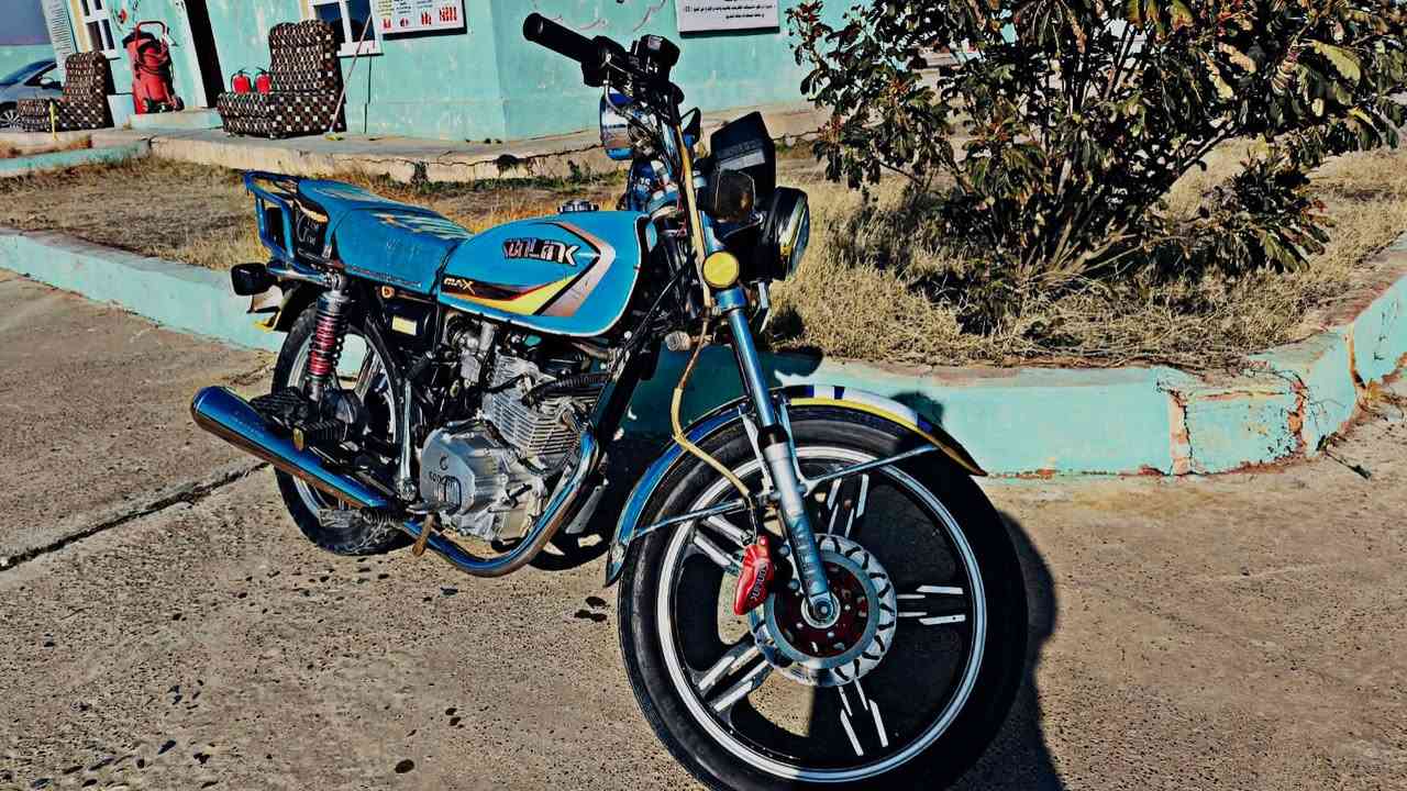 السلام عليكم دراجه موديل 2022 محرك شرط ما مفتوح نضافه كدامك بعده وضع شركه السعر 500 وبي مجال التواصل ***********
