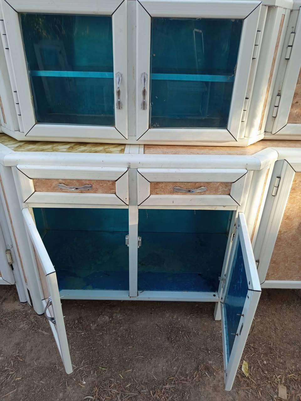 كاونتر 7 متر 7 قطع 
مع شافطه سعر 350
توجد خدمة توصل بكرو
الشراي يراسل الصفحة أو يتصل *********** أو وتساب
