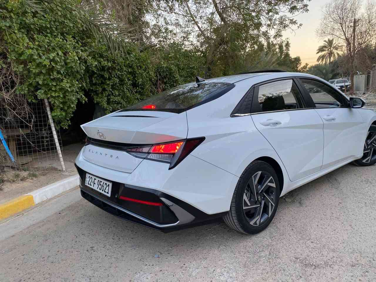 سلام  عليكم
النترا تجميع صيني
فول مواصفات 2024
صاحبها بغداد مباشر تحويل
 بيها طخه بسيطه بجاملغ الخلفي تصليح درجه اولى
سياره بعدها بجداده الشركة
سعر 139 وبيها مجال بسيط
مكاني بغداد الكرخ
***********
