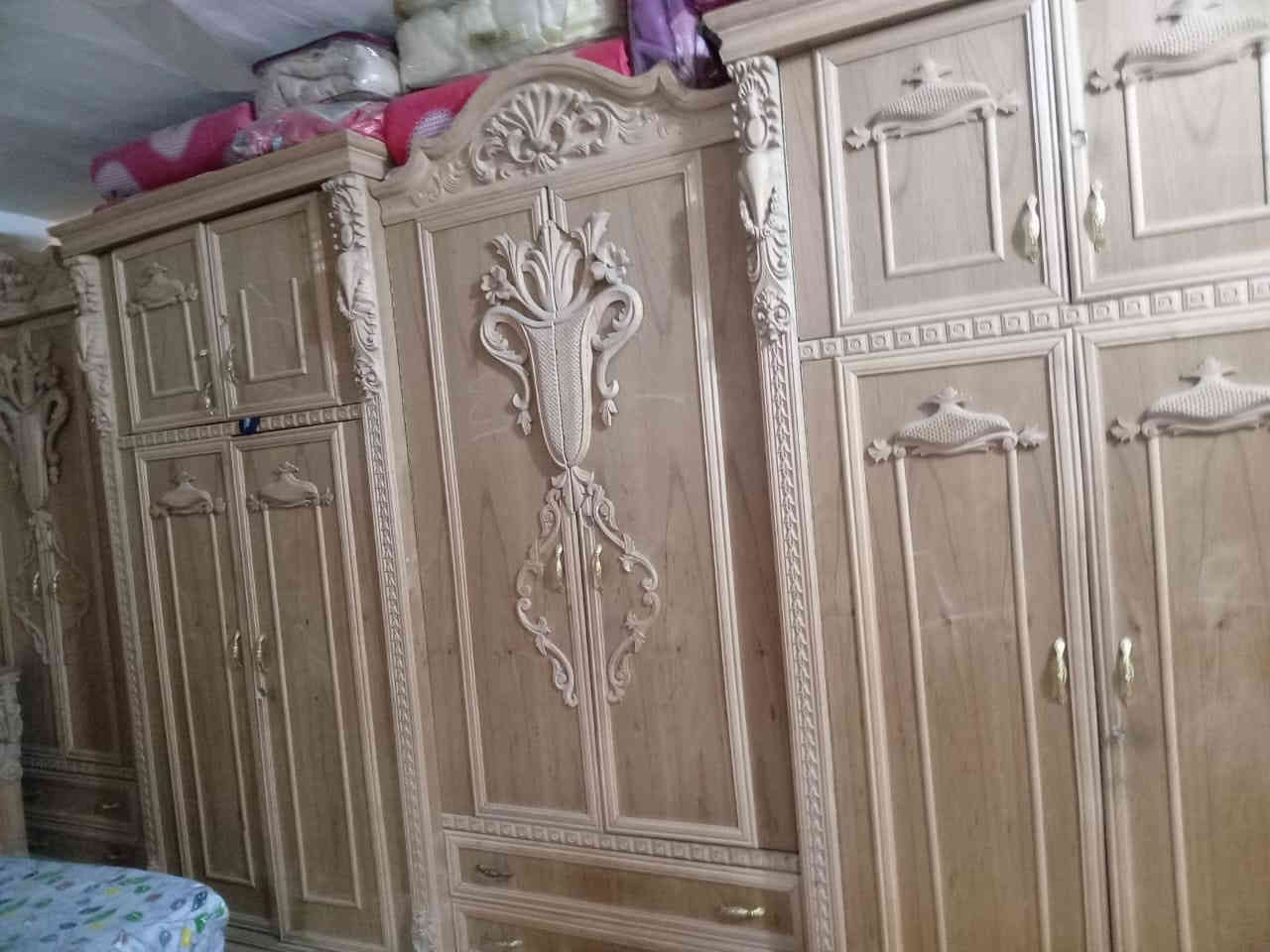 سلام عليكم غرفه فرعونيه ضخمه عراقي نظيفه 6 قطع مامصبوغه مكاني بغداد *********** بغذاد الكماليه
