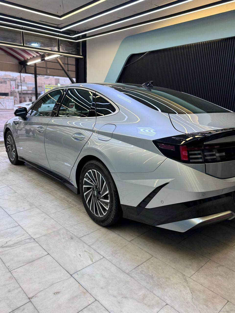 سوناتا هايبرد ٢٠٢٤
فول مواصفات للاخير 
ريمونت 
لمتد سياره جاهزه من كلشي 
حادثها جاملغ وربع الباب  
سعرها ٢١٦٠٠ وبيها مجال 
مكاننا بغداد الغامريه 
للاستفسار ***********
*********** بغداد, العراق
