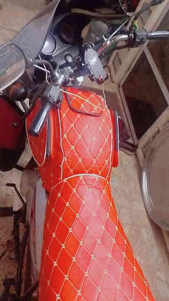 سلام عليكم شباب دراجة بوكس موديل 22 كدامك الدراجة جديدة بلجيس  ماشية 29 الدراجة مرقمة بس باقية تستلم لوحات عليها اريد ابيعها الدراجة نظيفة كلش كدامك شوفت عينك سعرها 2000 مليونين وبيهة مجال للشراي للاستفسار 
*********** وبخدمتكم دراجة ما مشتغلة دلفري الله شاهد بس حاط الصندوك مسواك البيت بس وتجي وتشوف بعينك بيهة صندوك وياها خوذة هدية
